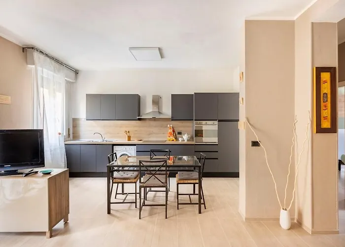 Tra Museo Ferrari, Stazione E Centro شقة *