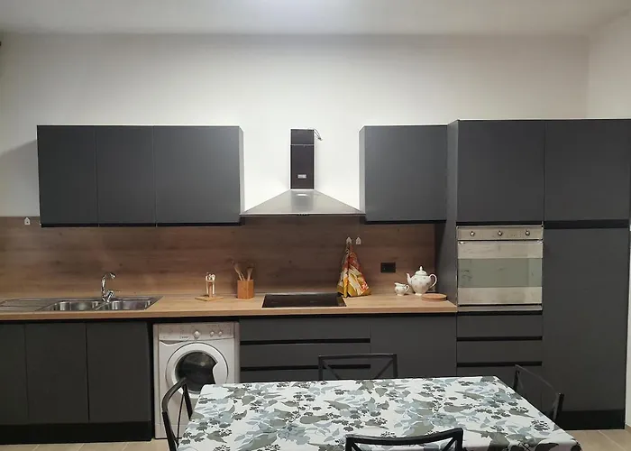 Tra Museo Ferrari, Stazione E Centro شقة